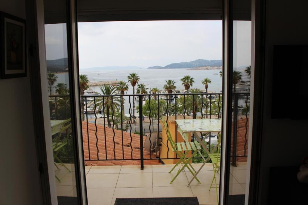 T2 Coquet Le Lavandou Plein Centre Vue Mer Exceptionnelle. Apartment Exterior foto
